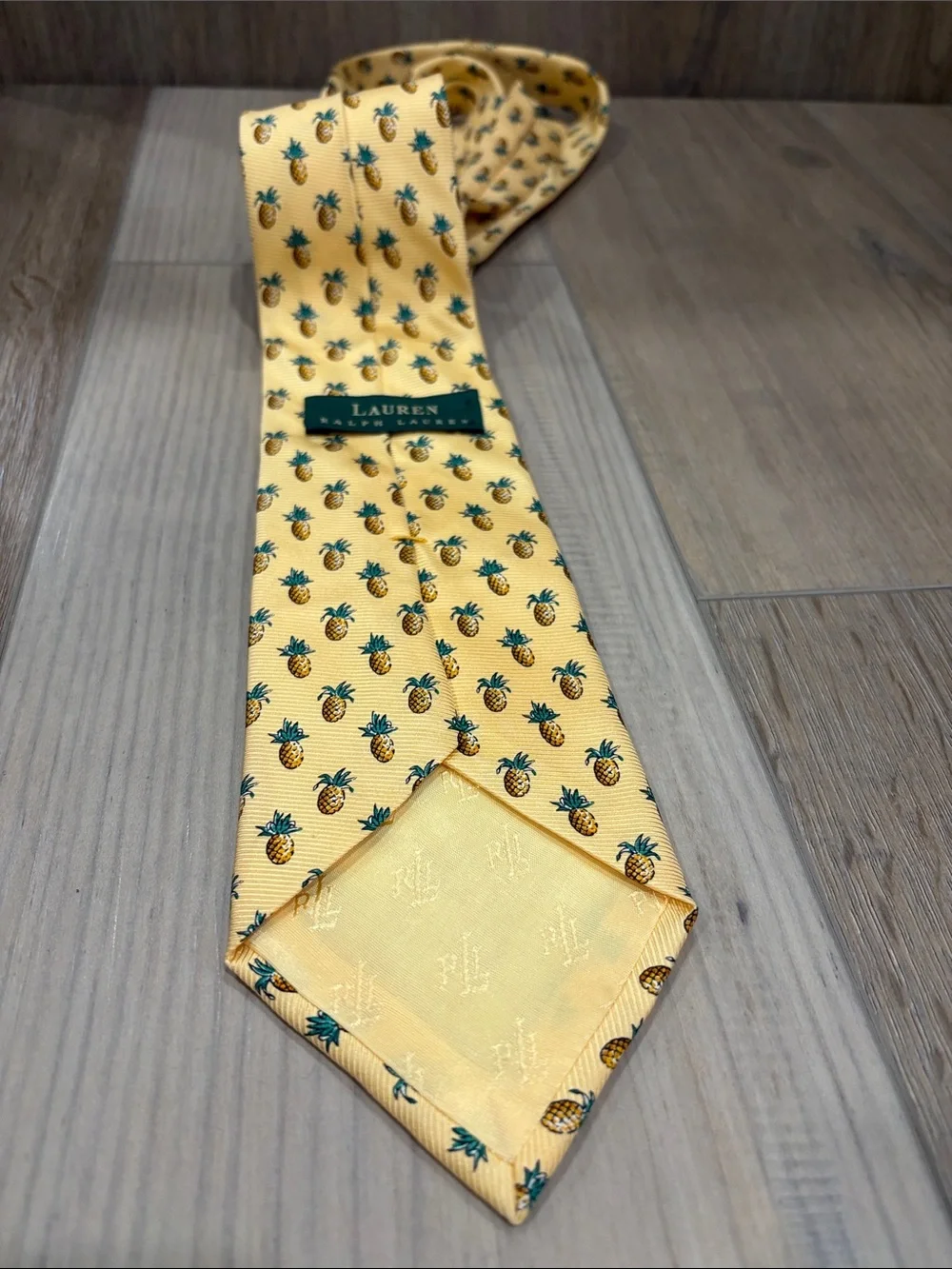 Lauren Ralph Lauren 100% Silk Men's Yellow Pineapple Print Tie USA Vintage
